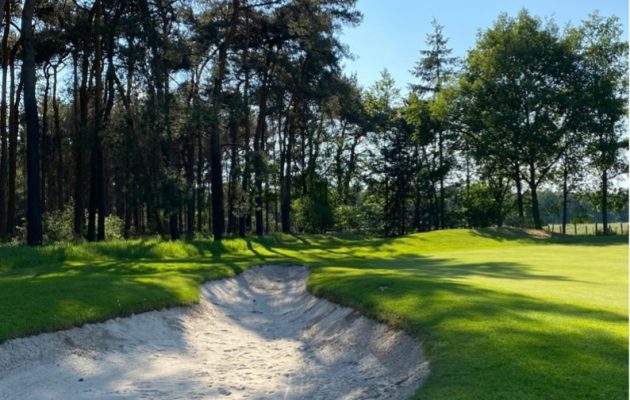 The golf course(s 18 holes Crossmoor Golf & Countryclub